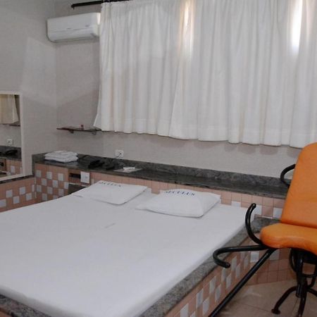 Motel Seculus 巴雷图斯 外观 照片