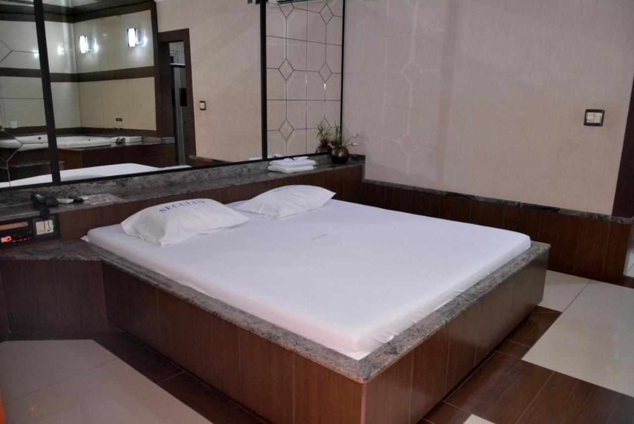 Motel Seculus 巴雷图斯 外观 照片