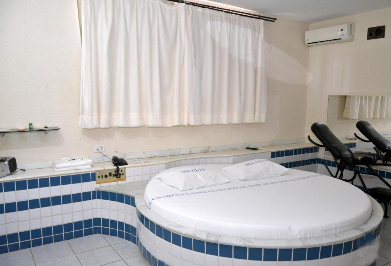 Motel Seculus 巴雷图斯 外观 照片