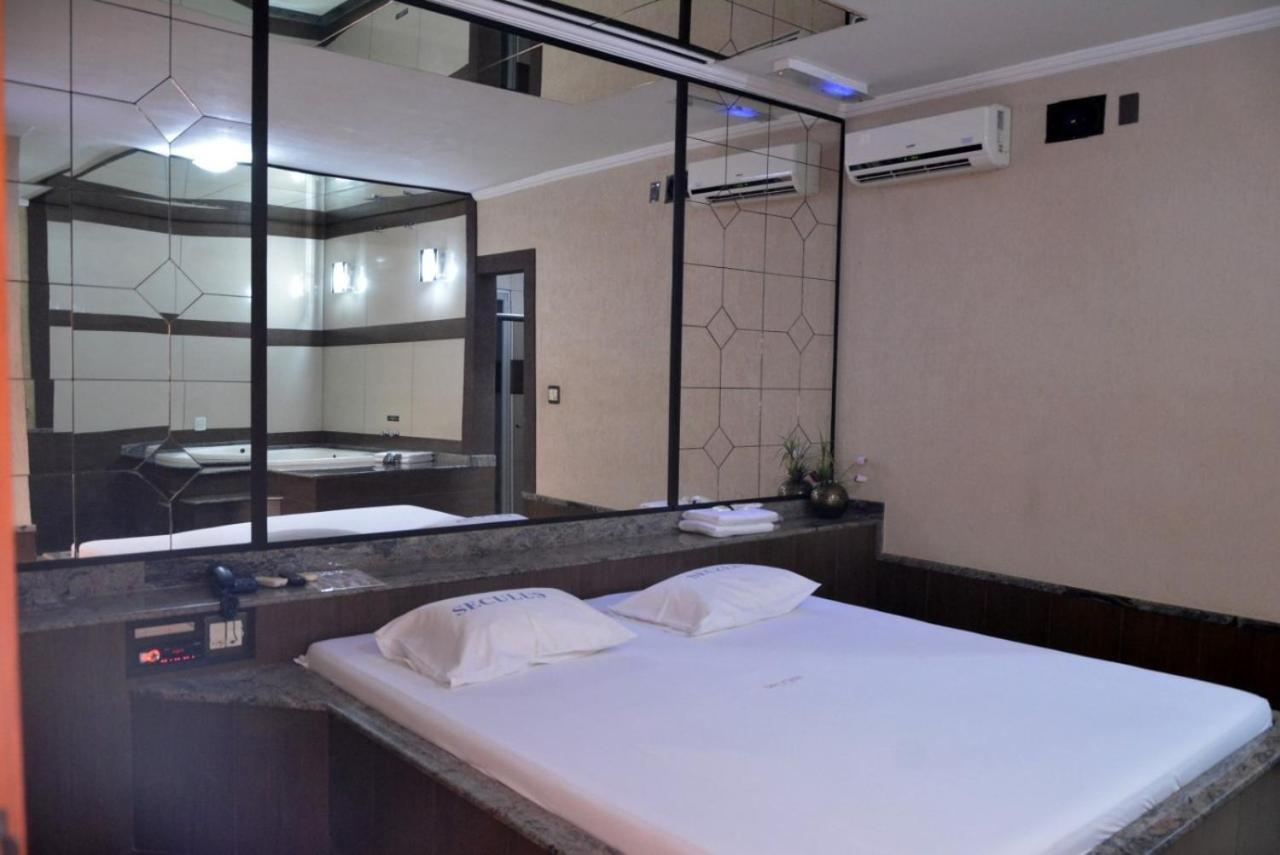 Motel Seculus 巴雷图斯 外观 照片